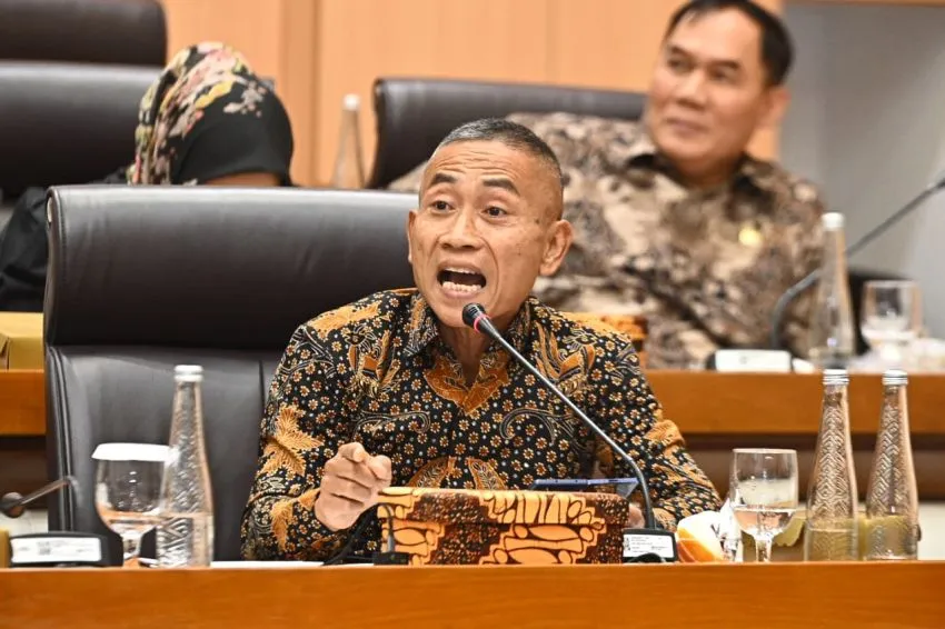 DPR: Kenaikan Harga Plastik Mulai Menekan UMKM, Dipicu Gangguan Pasokan Global