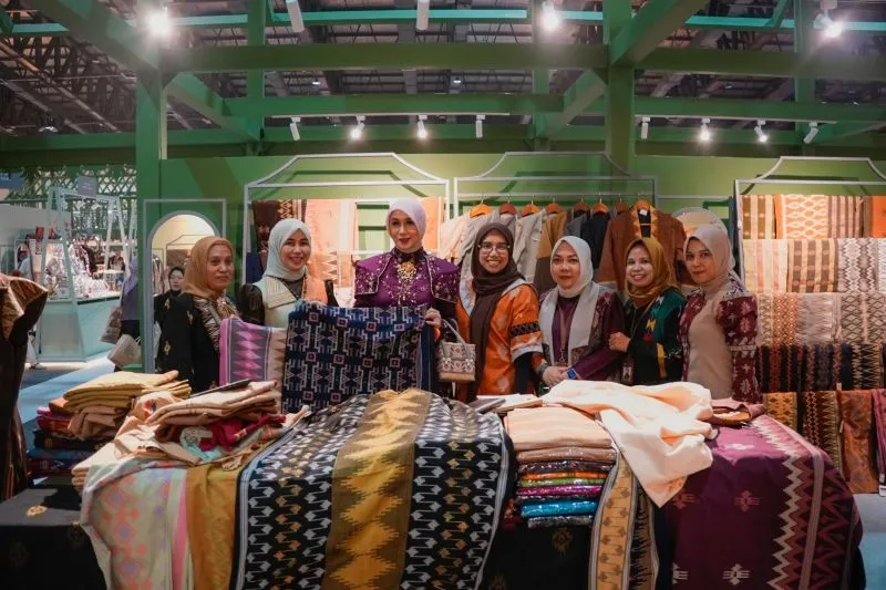 UMKM Sultra Pamerkan Tenun dan Kuliner Khas di KKI 2026