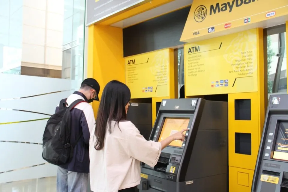 Maybank Indonesia dan Muslim Pro Luncurkan Amanah Pro, Bidik Pertumbuhan DPK Syariah Dua Digit