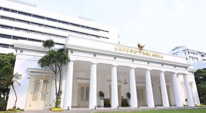 Kemlu: Politik Bebas Aktif Jadi Kunci Diplomasi RI saat Prabowo ke Rusia dan Prancis, Menhan ke AS