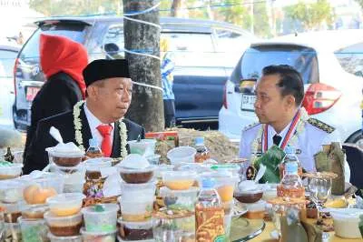 8.100 Porsi Jajanan Gratis di Tapin Habis dalam Sejam Saat Perayaan HUT ke-81 RI