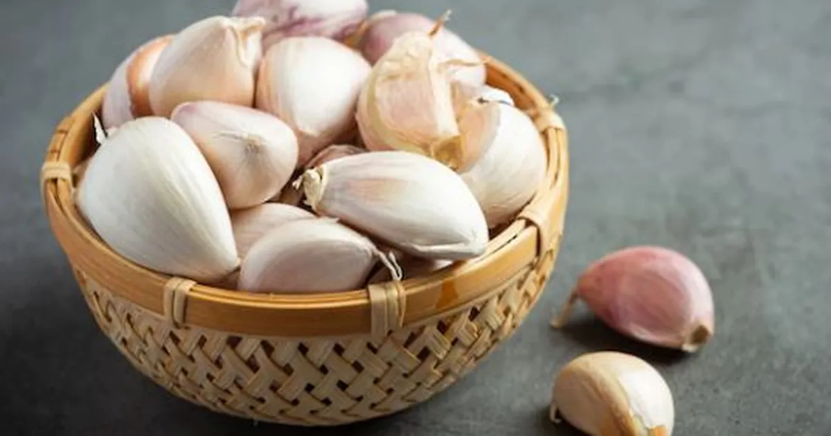 Ahli Ingatkan Risiko Masukkan Bawang Putih ke Hidung untuk Atasi Flu dan Hidung Tersumbat
