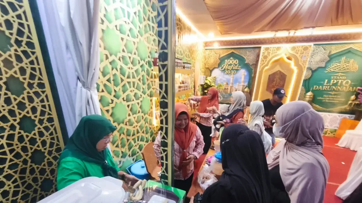 Kerupuk Basah Kapuas Hulu Laris di MTQ XXXIV Kalbar, 2.000 Batang Terjual dalam Dua Hari
