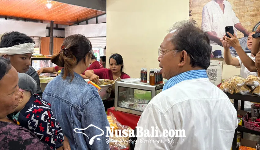 Koster Tugaskan Bupati dan Wali Kota Gelar Perayaan Tumpek Krulut dengan Traktir Warga di UMKM Kuliner