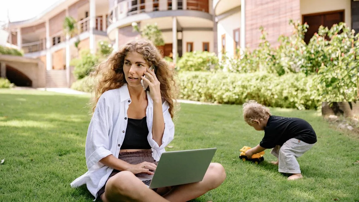 Cara Lebih Sehat Mengelola Rasa Bersalah Saat Kembali Bekerja Setelah Menjadi Ibu