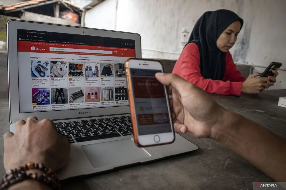 OJK Hormati Putusan KPPU soal Kartel Suku Bunga Pinjaman Daring