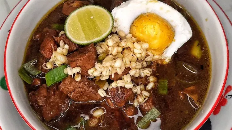 Surabaya dan Wisata Kuliner Favorit Warga Lokal: Rawon hingga Sate Klopo dengan Harga Bersahabat