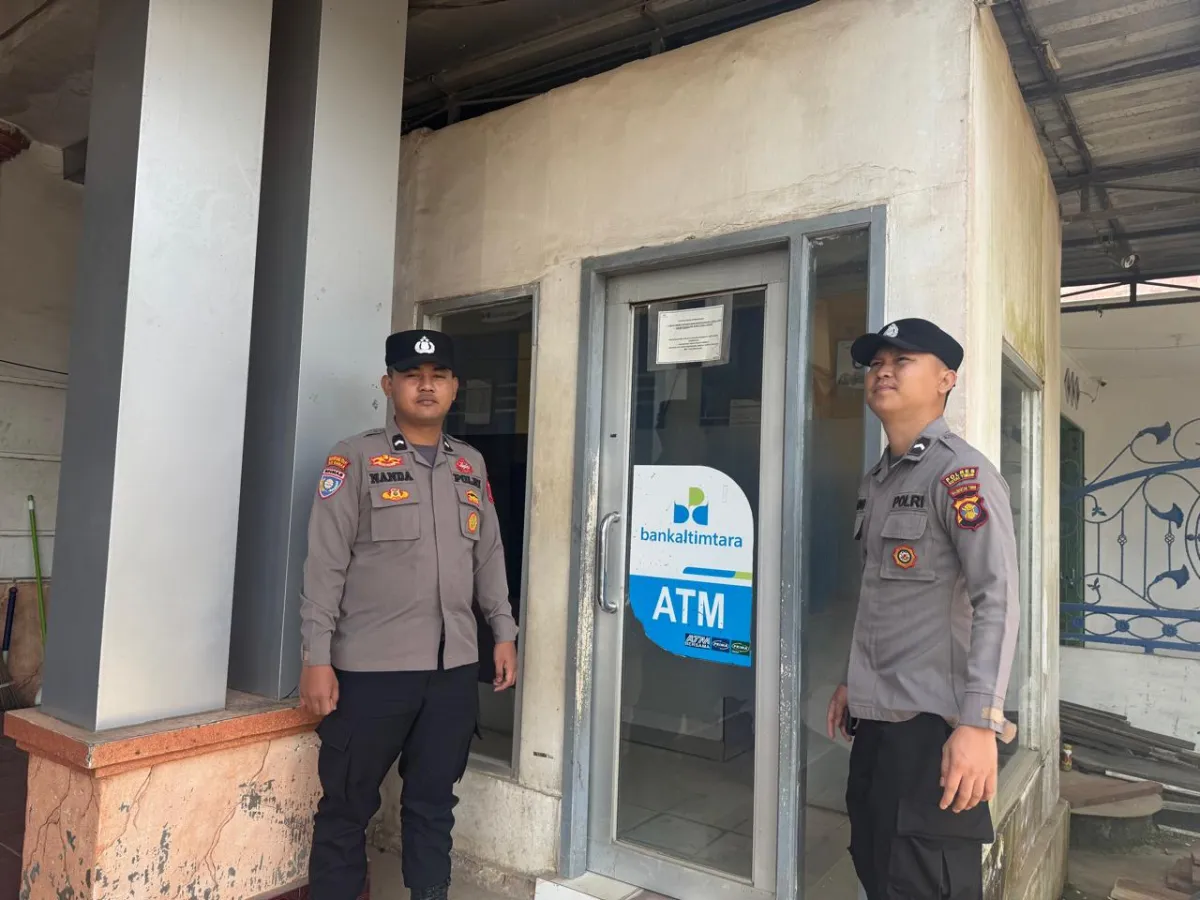 Polsek Muara Wahau Patroli dan Amankan Area ATM Bank Kaltimtara
