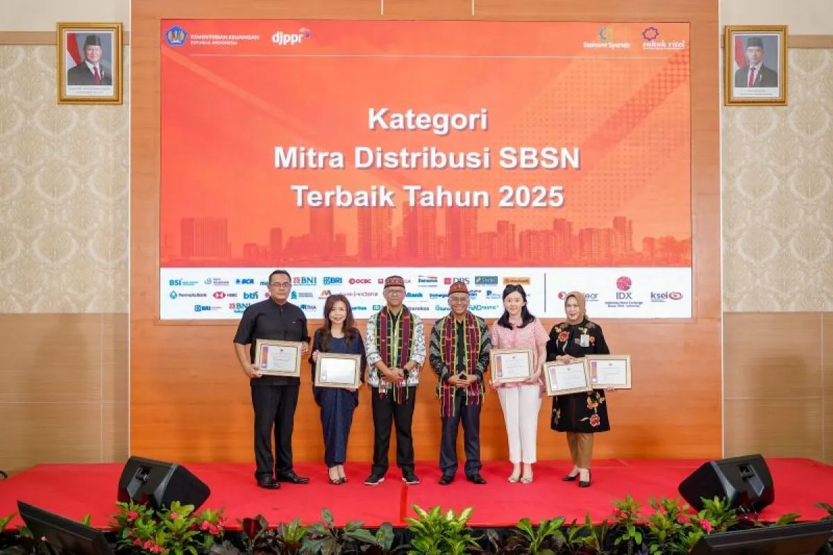 BCA Terima Penghargaan Mitra Distribusi SBSN Ritel Terbaik 2025 dari Kementerian Keuangan