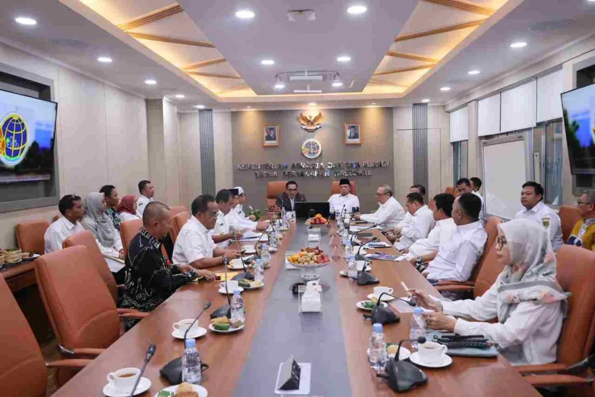 ATR/BPN dan Kepala Daerah Kalsel Koordinasikan Penetapan LP2B serta Dorong Legalitas Lahan Sawit