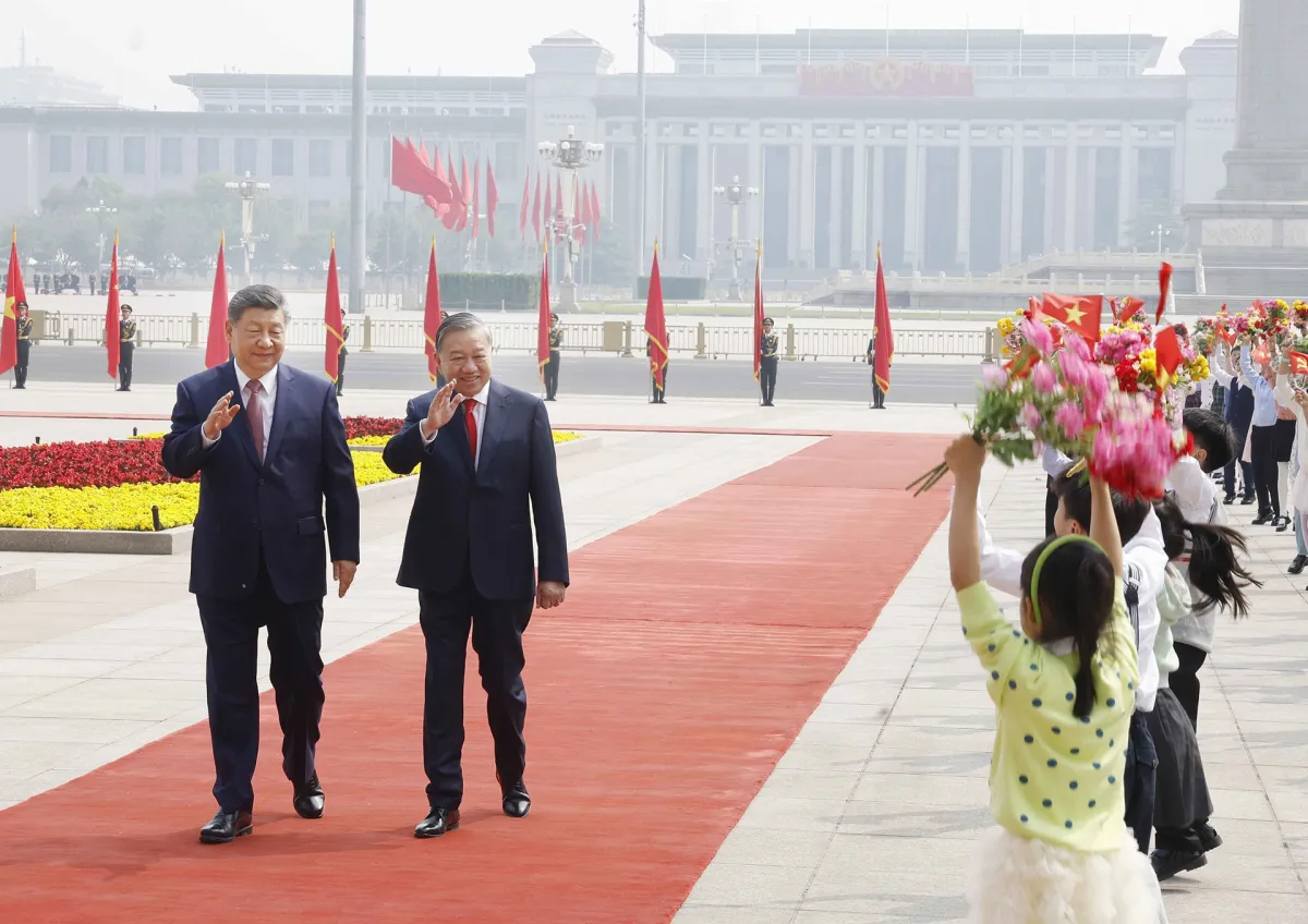 Xi Jinping Tegaskan Vietnam Prioritas Diplomasi Bertetangga, Kedua Negara Luncurkan Tahun Kerja Sama Pariwisata 2026–2027