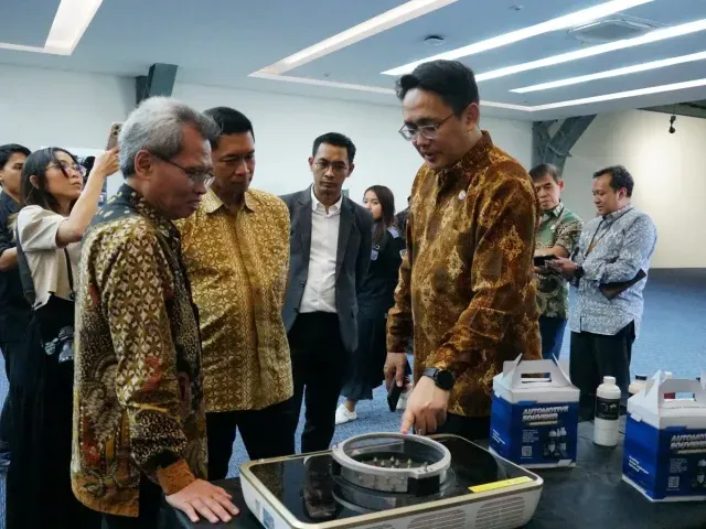 Dirjen Risbang Kemdiktisaintek Minta ITS Percepat Hilirisasi Inovasi Kompor Plasma dan Motor Listrik
