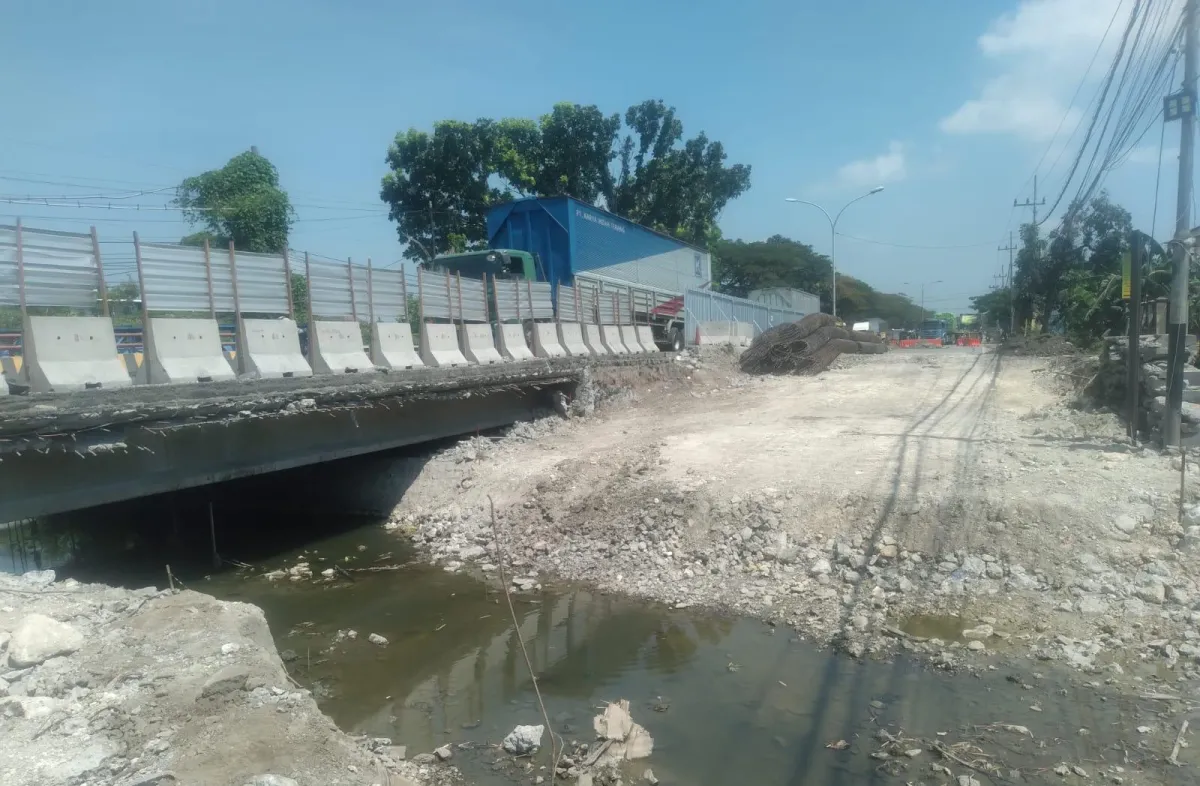 Proyek Pergantian Jembatan Kesambi di Lamongan Disorot, Informasi Anggaran di Lapangan Dinilai Minim