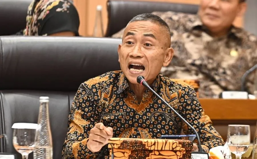 Harga Plastik Naik 30%–100%, DPR Minta Pemerintah Lindungi UMKM dari Dampak Krisis Global