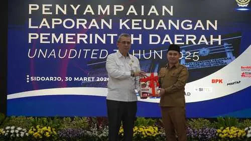 Bupati Mojokerto Serahkan LKPD 2025 Unaudited ke BPK Perwakilan