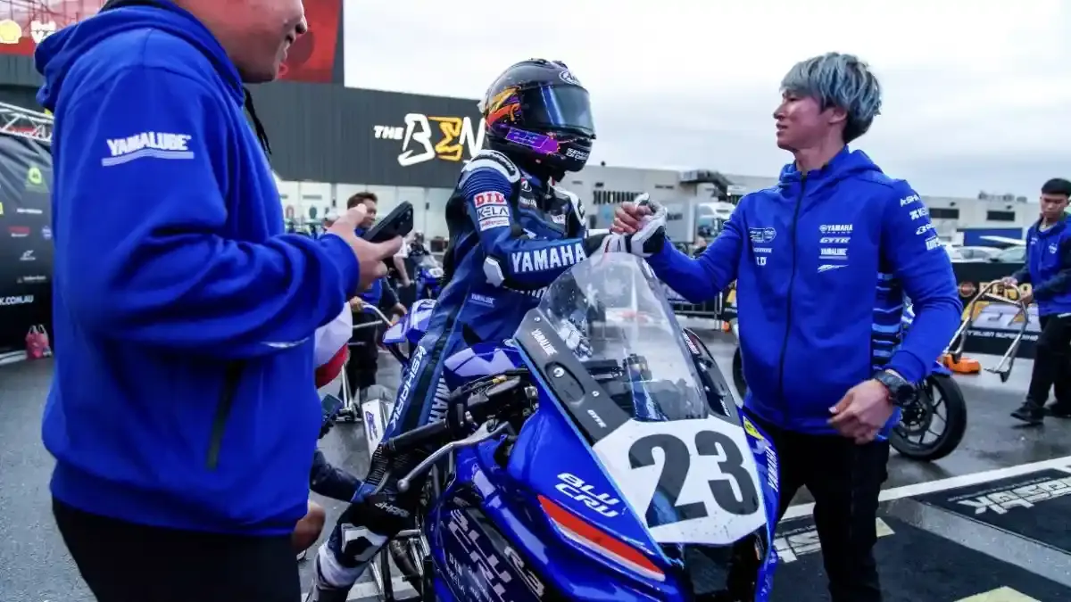 Sabian Fathul Ilmi Menang Race 1 Seri 2 Yamaha R3 BLU CRU Asia-Pacific 2026 di The Bend