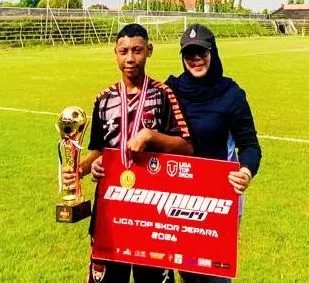 Baba, Remaja Disleksia di Jepara yang Menoreh Prestasi Lewat Drum dan Sepak Bola