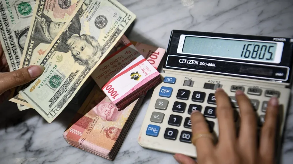 Pergerakan Rupiah terhadap Dolar AS sejak 1998: Dari Titik Terendah Krisis hingga Tekanan Global