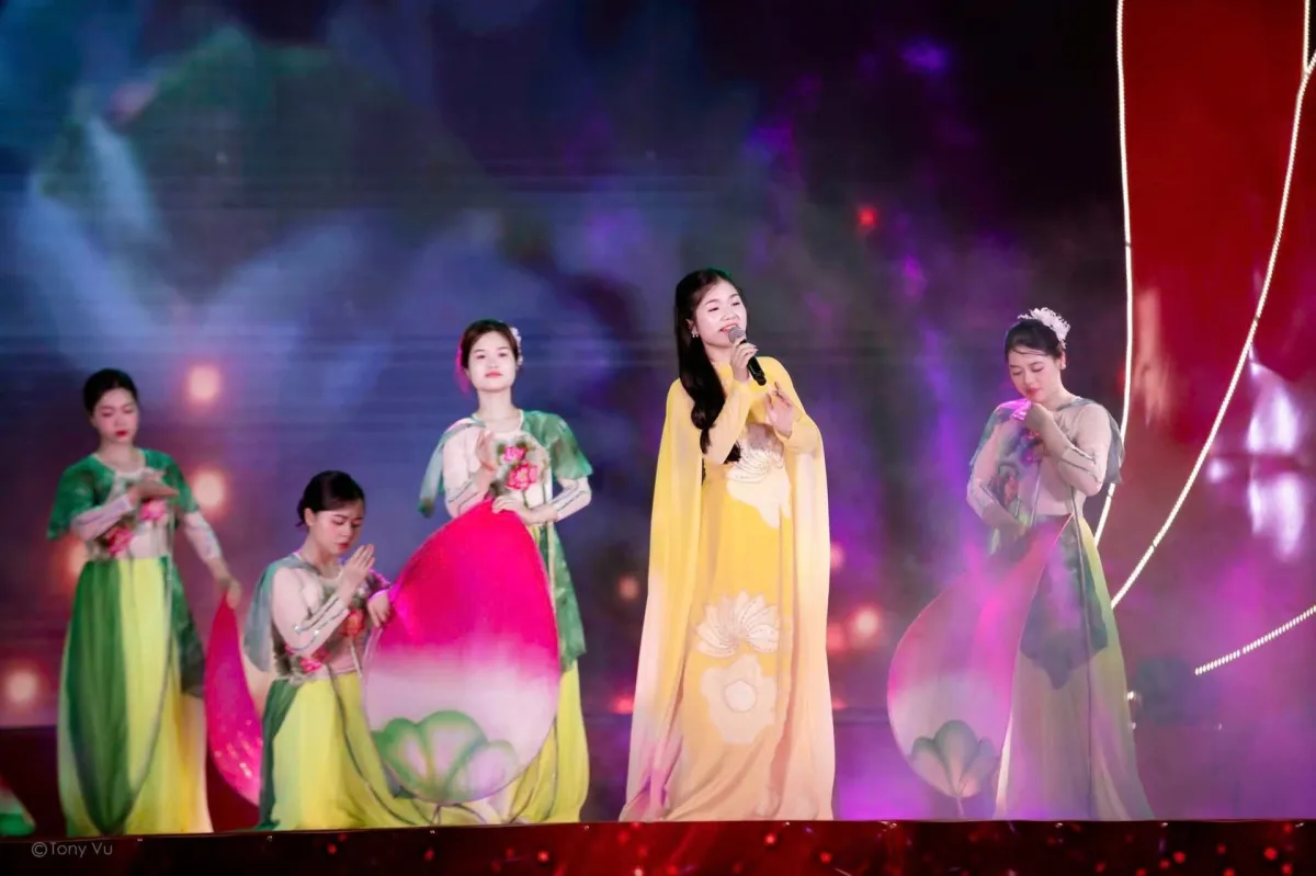 Kaum Muda di Hai Phong Menghidupkan Kembali Lagu-Lagu Revolusioner di Festival Musik dan Tari Amatir 2026