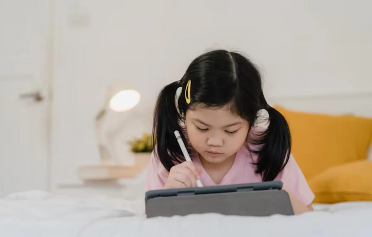 Paparan Layar pada Anak Kian Intens, Pemeriksaan Mata Berkala Dinilai Penting