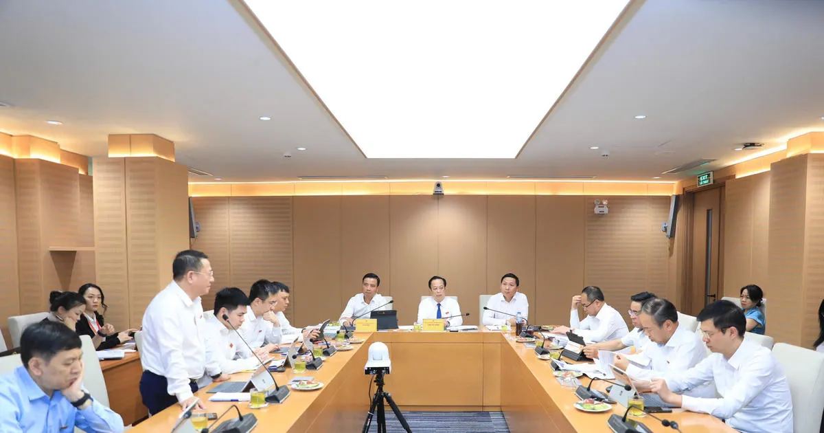 Dewan Rakyat Hanoi Bahas Pengadaan Langsung, Zona Emisi Rendah, dan Reformasi Perencanaan Kota