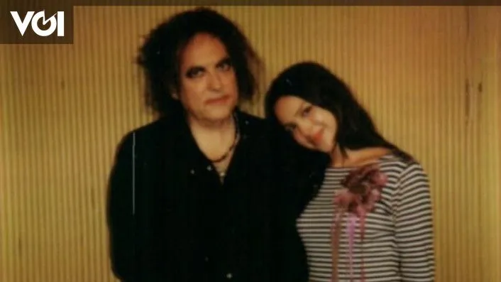 Olivia Rodrigo Umumkan Kolaborasi dengan Robert Smith The Cure di Album Ketiga