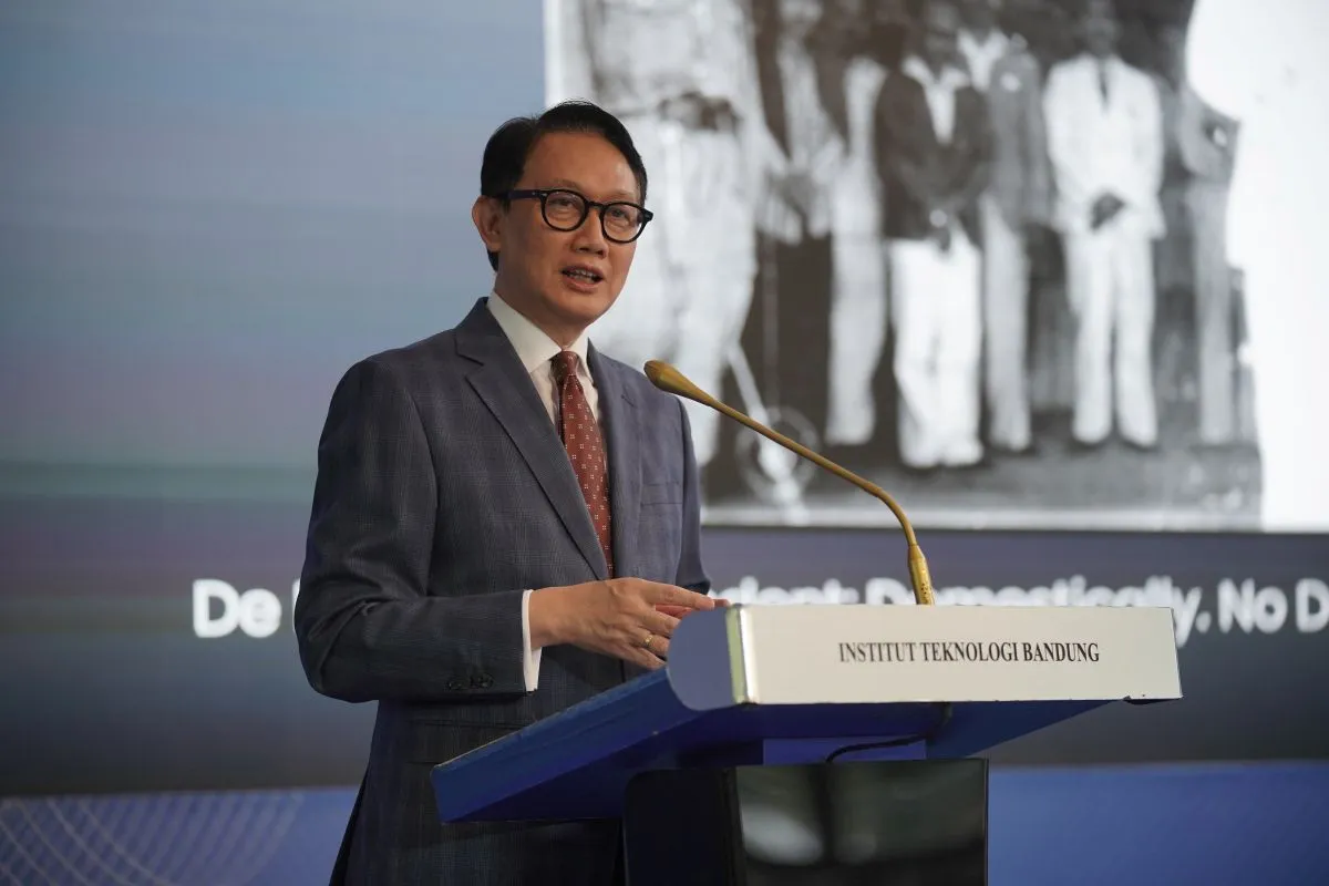 Wamenlu Arif Havas Oegroseno Soroti Diplomasi Bebas-Aktif dan Reputasi Global Indonesia di ITB
