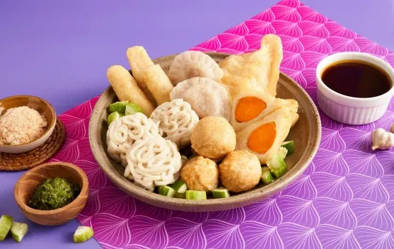 Studi: Pempek Berakar dari Warisan Sriwijaya dan Menguatkan Identitas Palembang