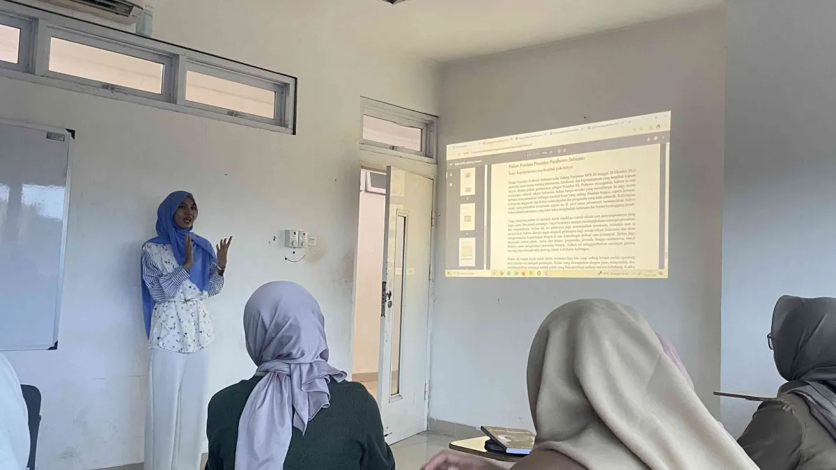 Mahasiswa PRC B UIN Raden Fatah Palembang Analisis Gaya Public Speaking Presiden RI
