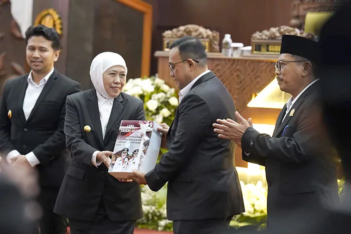 LKPj 2025: Khofifah Sebut Kinerja Keuangan Jatim Impresif, Pendapatan Daerah Capai Rp29,88 Triliun