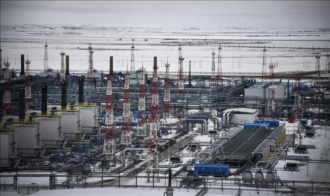 Sorotan Ekonomi Dunia 23 April 2026: Rekor LNG Rusia, Rute Minyak Jepang–Saudi, hingga Kesepakatan Chip Tesla–Intel