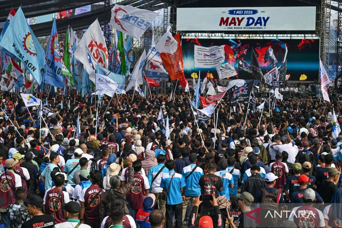 Buruh Indonesia di Tengah Rantai Pasok Global: Upah, Daya Tawar, dan Tantangan Naik Kelas