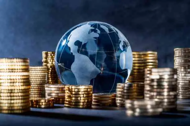 Tata Kelola Ekonomi Dunia 2025 di Persimpangan: Tarif AS, Gejolak Pasar, dan Tantangan Institusi Global