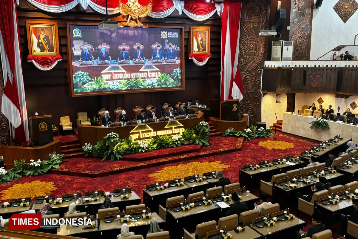 DPRD Jatim Gelar Paripurna Penyerahan LHP BPK atas LKPD 2025, Targetkan WTP ke-11