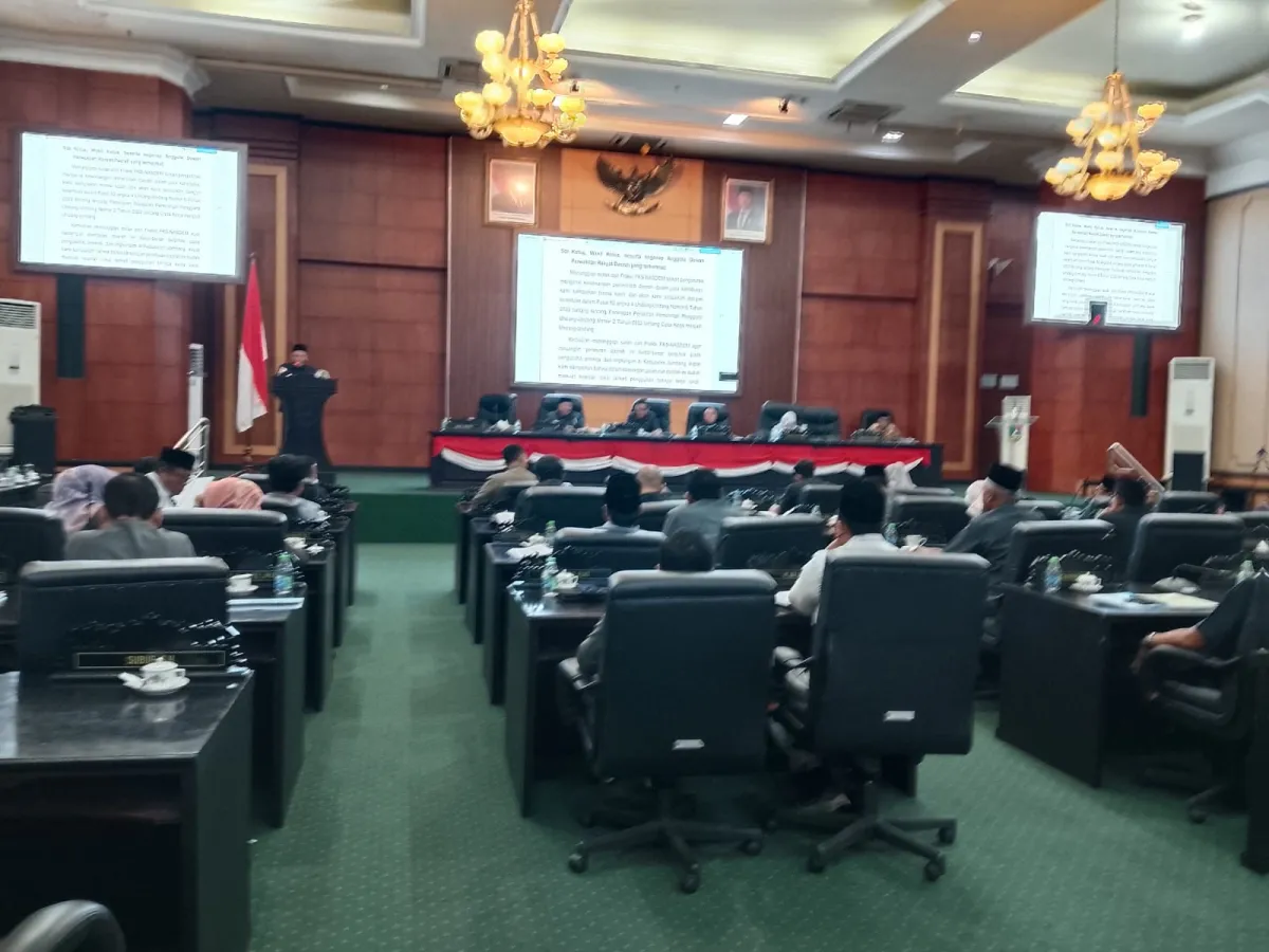 Bupati Jombang: Raperda Jasa Konstruksi Ditujukan Lindungi Pelaku Lokal dan Tingkatkan Transparansi