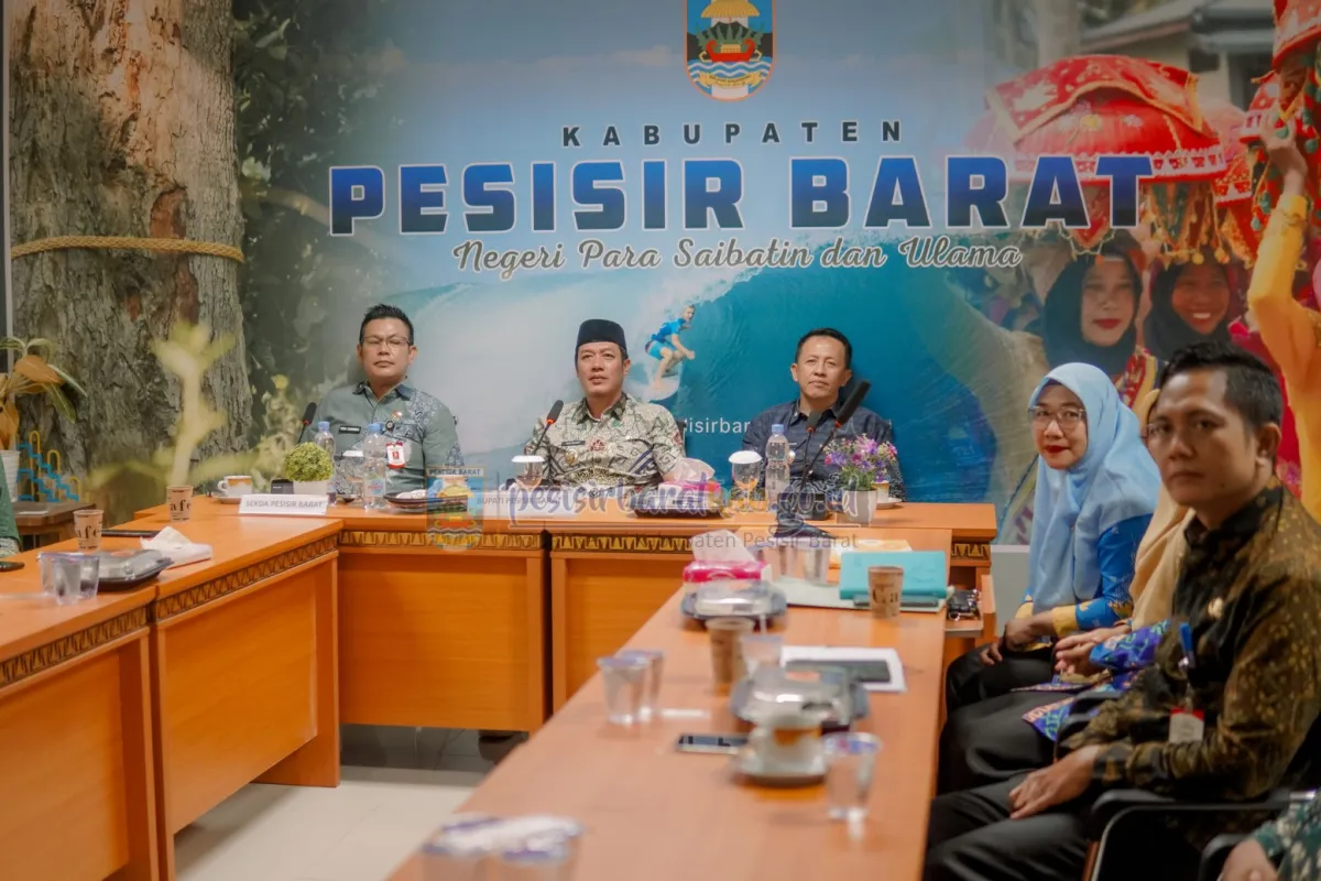 Bupati Pesisir Barat Hadiri Entry Meeting Pemeriksaan Keuangan Daerah 2025
