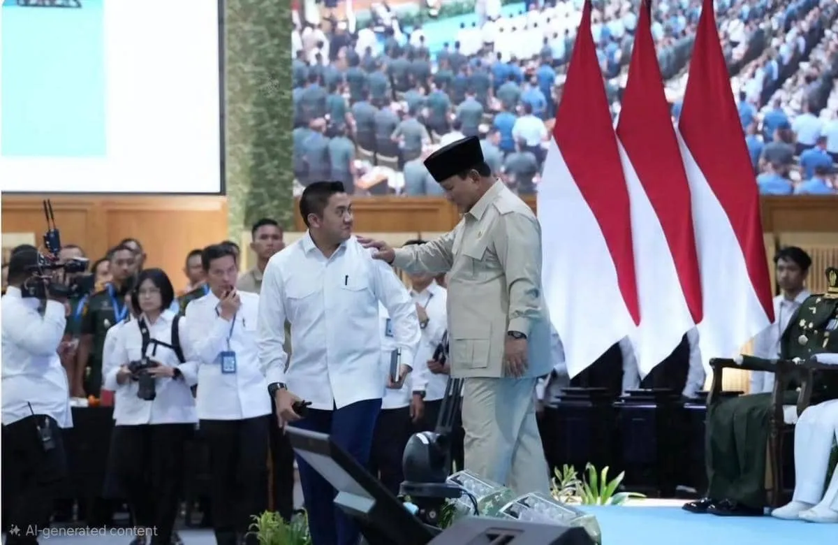 Cek Fakta: Foto Prabowo dan Teddy Menatap Layar TV Disebut Nonton Film “Pesta Babi” di Istana, Ini Hasil Penelusuran