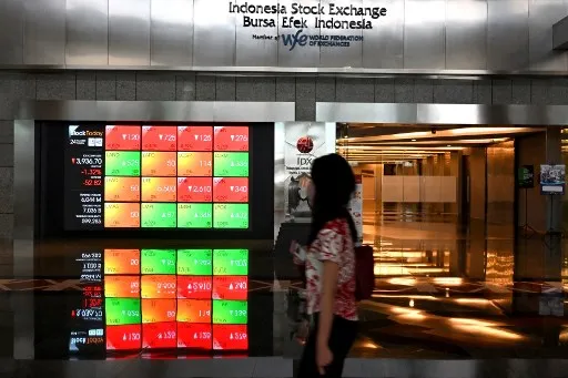 IHSG Dibuka Menguat Tipis ke 7.001, LQ45 Melemah; Pasar Masih Dibayangi Risiko Global