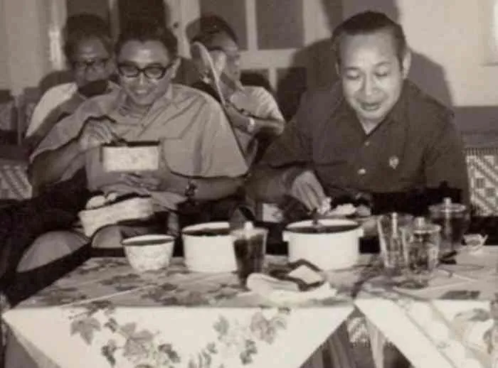 Menu Favorit Soeharto: Dari Tempe Bacem hingga Mi Instan, Cerita Kesederhanaan di Meja Makan