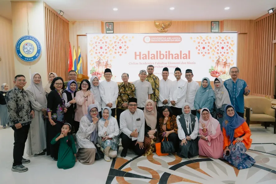 Halalbihalal FEB UNAIR, Rektor Dorong Penguatan Dampak Sosial dan Waspadai Tantangan Ekonomi Global