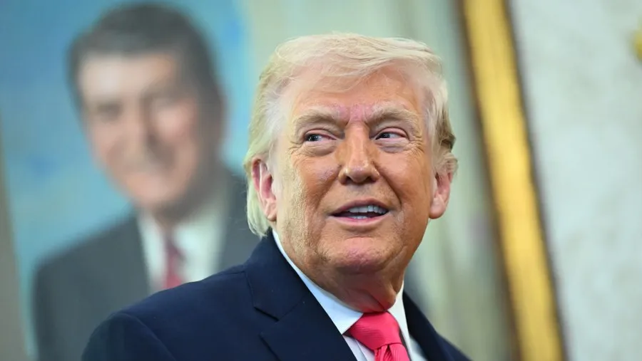 Ketegangan Selat Hormuz Dorong Harga Minyak, Retorika Trump Disebut Hambat Perundingan AS-Iran