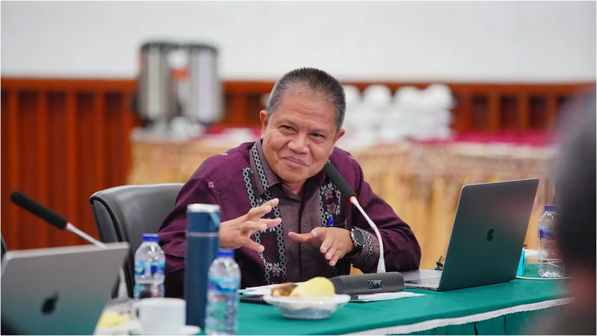 Rupiah Mendekati Rp17.300 per Dolar AS, IHSG Terkoreksi: Tekanan Global dan Ujian Ketahanan Ekonomi