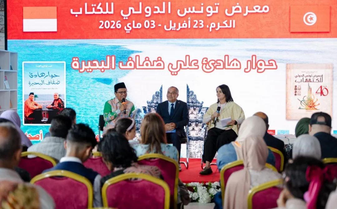 KBRI Tunis Bahas Buku “Dialog Santai di Pinggir Danau” di Pameran Buku Internasional Tunisia ke-40