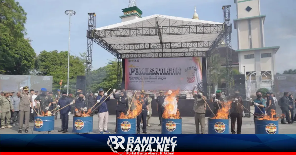 Bea Cukai Musnahkan 44 Juta Batang Rokok Ilegal di Jawa Barat, Nilai Barang Rp65,18 Miliar