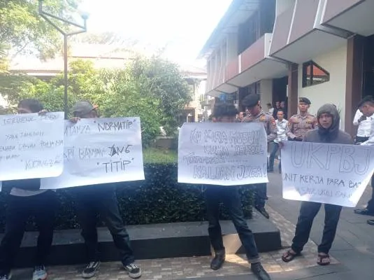 Massa Pemuda Akhir Zaman Datangi Kantor UKPJ Garut, Minta Transparansi dan Akuntabilitas