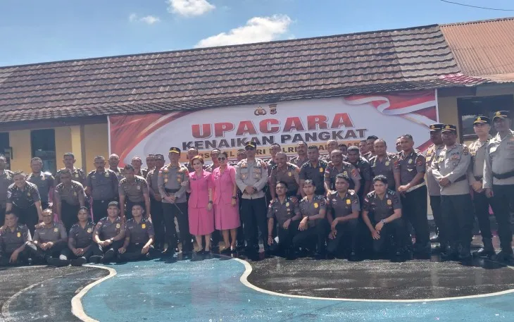 Kapolres Manggarai Tekankan Transparansi dan Integritas pada 36 Personel yang Naik Pangkat