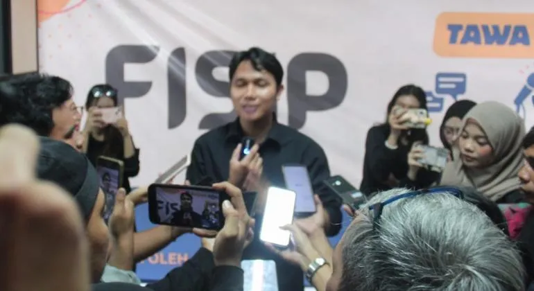 Mahasiswa Ilmu Komunikasi FISIP UNIS Tangerang Gelar Stand Up Comedy sebagai Ruang Aspirasi Publik