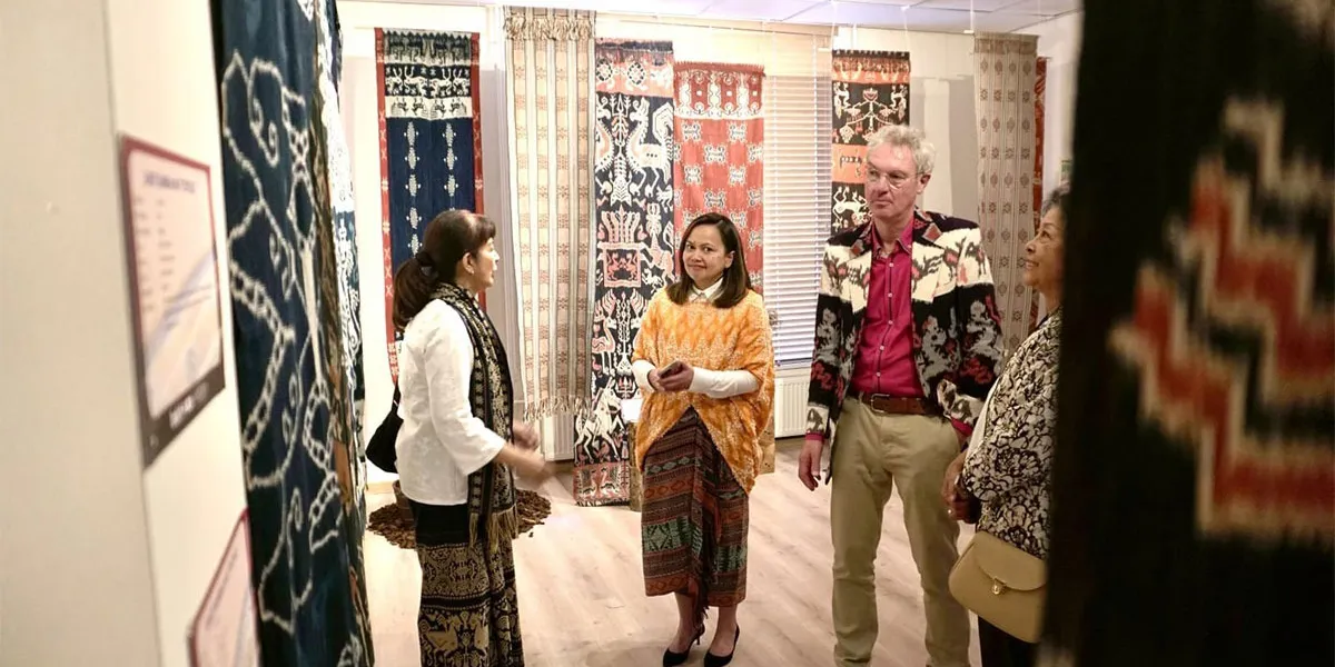 BCA Dorong Tenun Ramah Lingkungan Lewat Diplomasi Wastra
