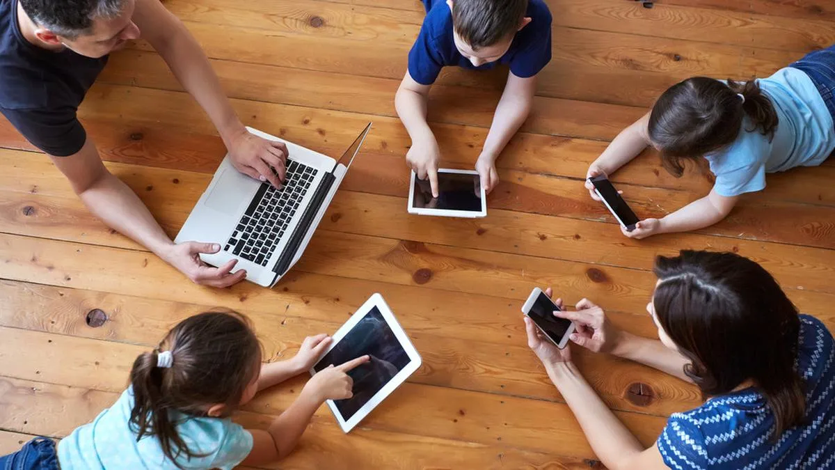 Internet Sehat dan Aman: Enam Etika yang Perlu Diterapkan Saat Berinternet