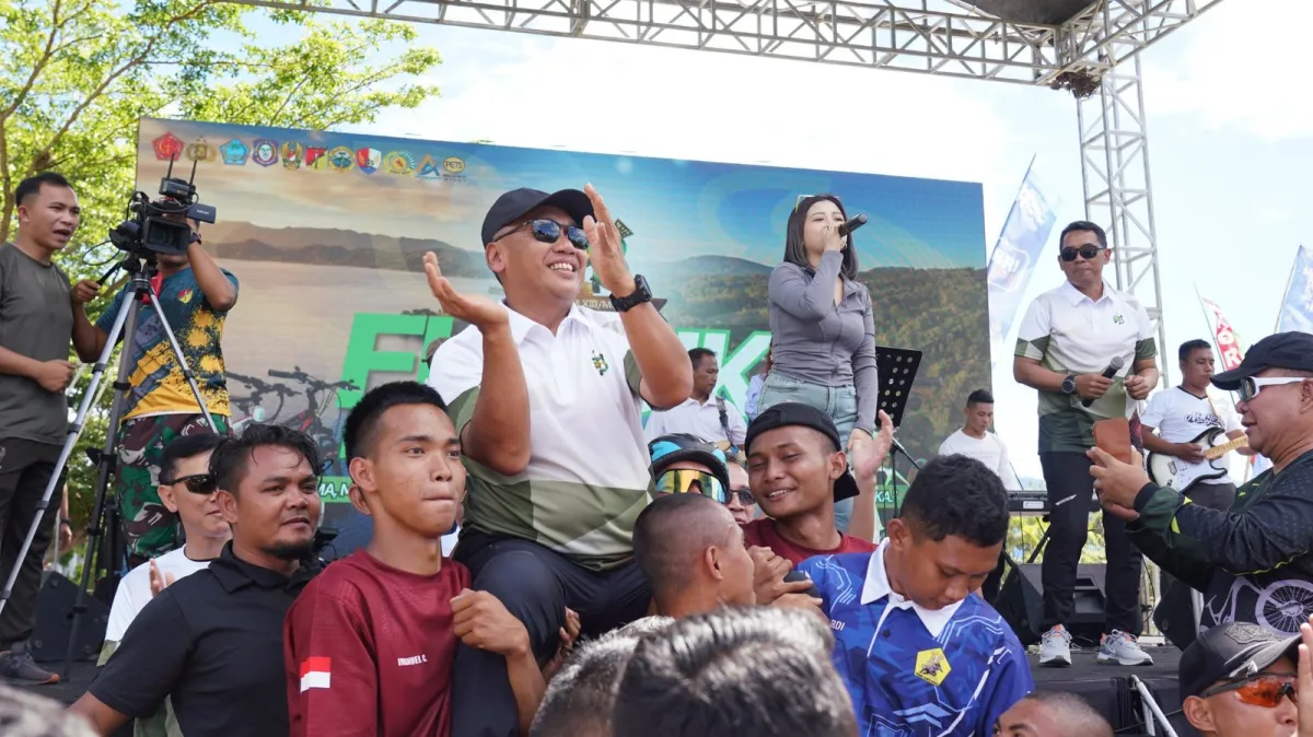 Fun Bike dan Bakti Sosial HUT ke-68 Kodam XIII/Merdeka Meriah di Tondano, Diiringi Hiburan 46 Army Band